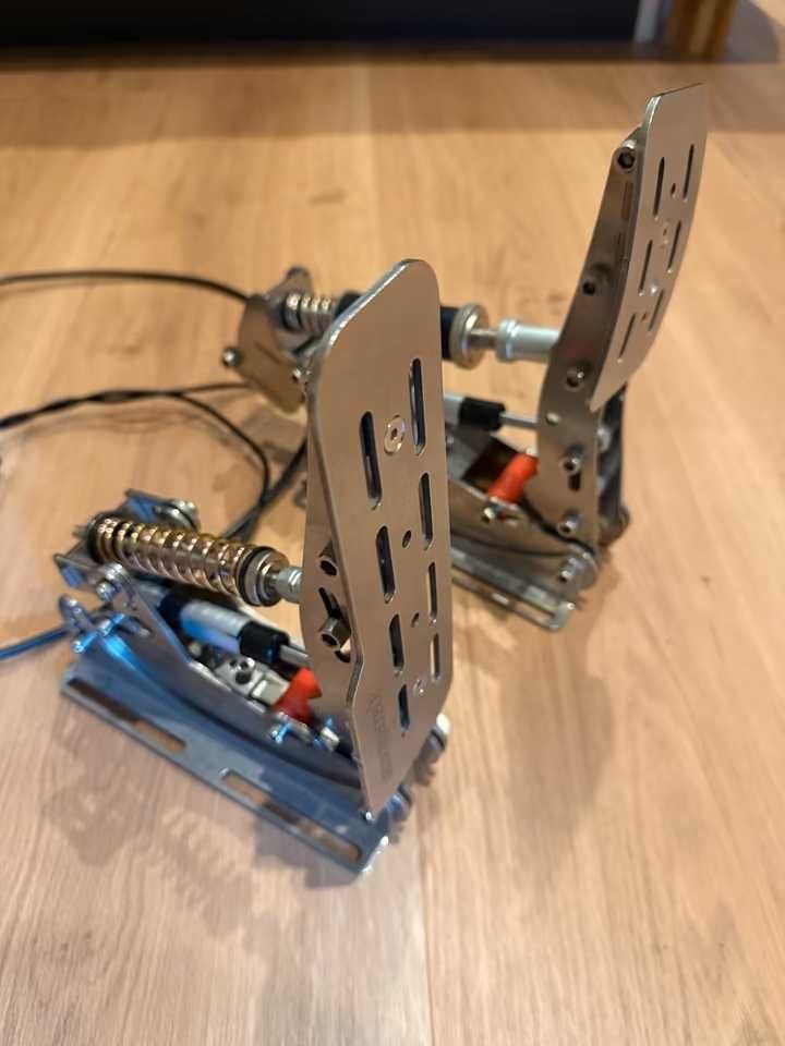 Zestaw do wyścigów symulowanych Fanatec pod McLaren CSL DD (8nm)