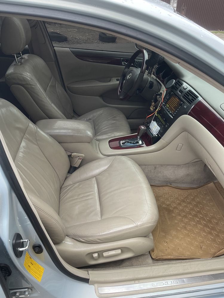 Автомобиль Lexus es300 2002 год