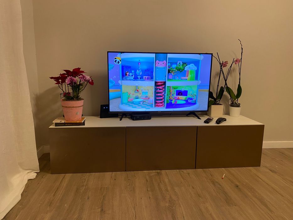 Móvel tv ikea 2 meses de uso