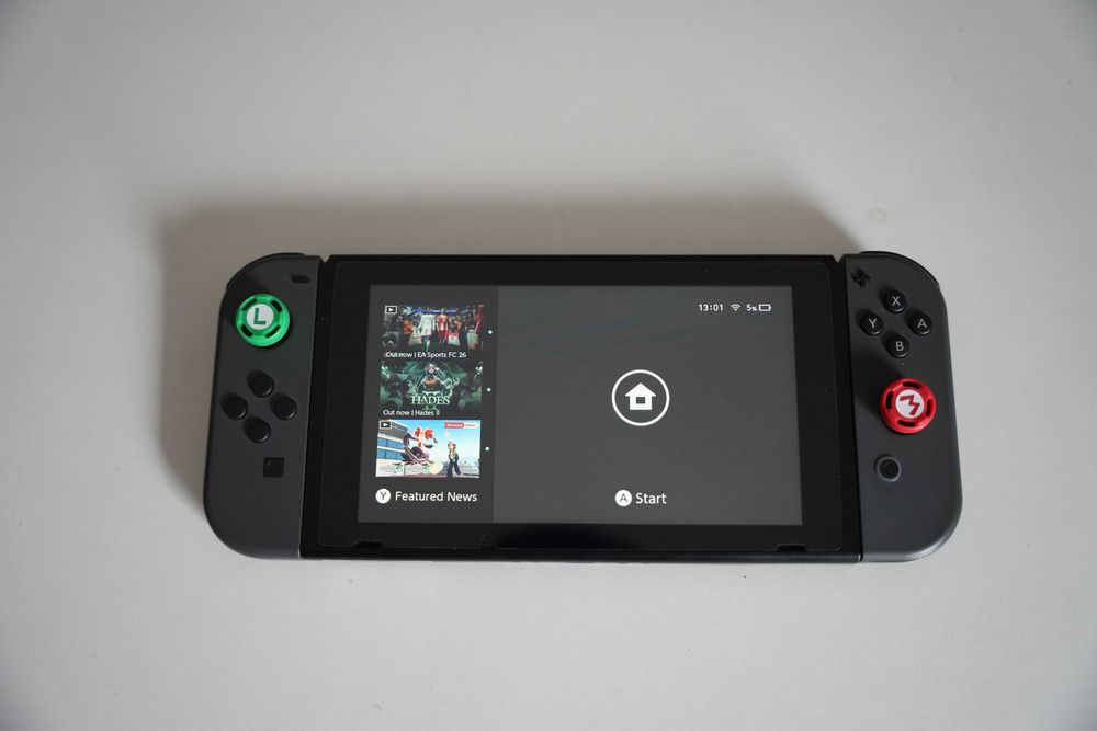 Konsola Nintendo Switch + akcesoria