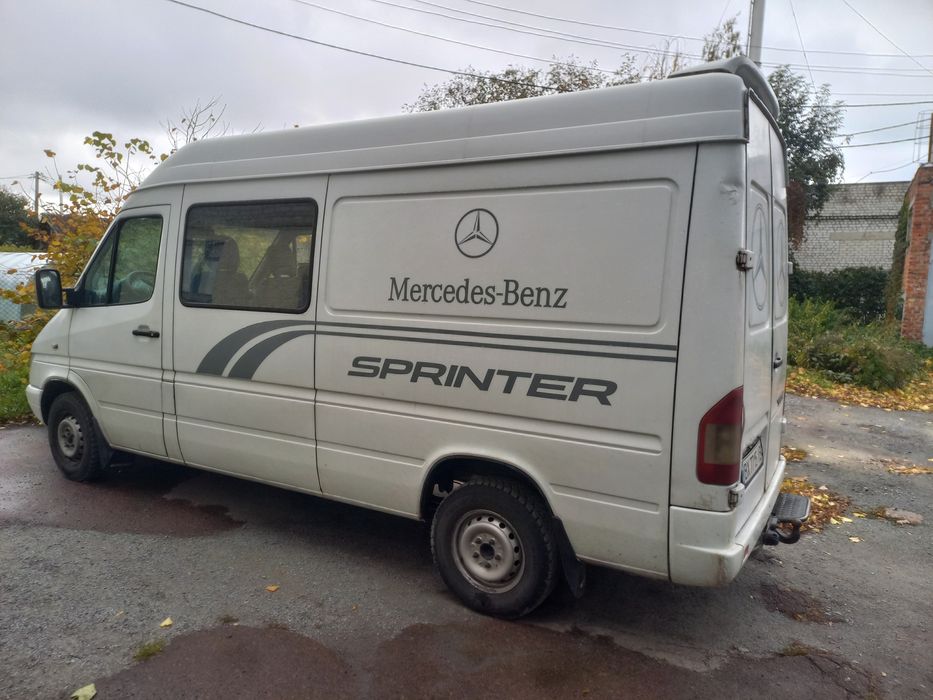 Автомобіль mersedes sprinret