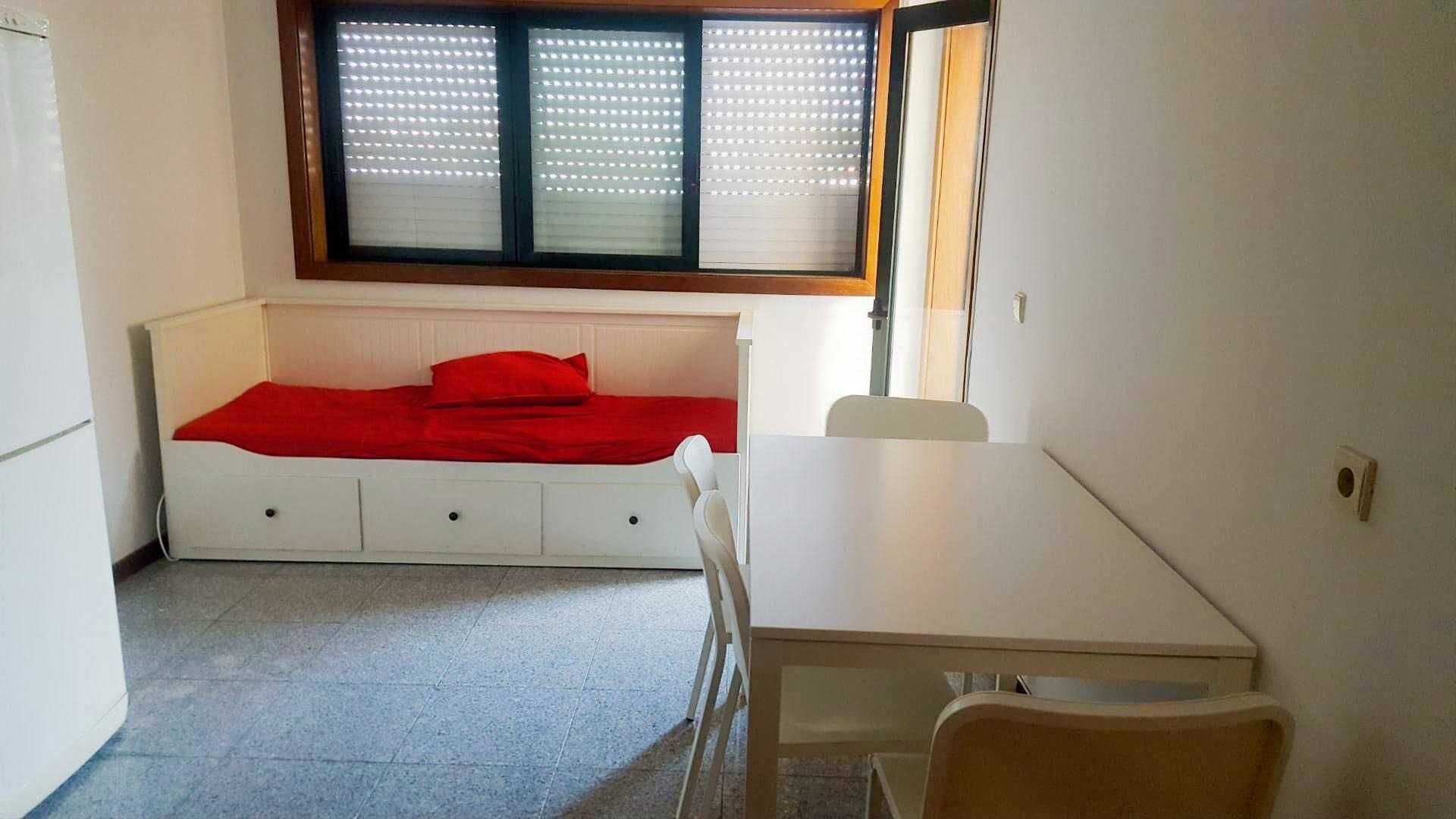 T1 Kitchenette (para estudantes)–Pólo Universitário-Porto-Paranhos