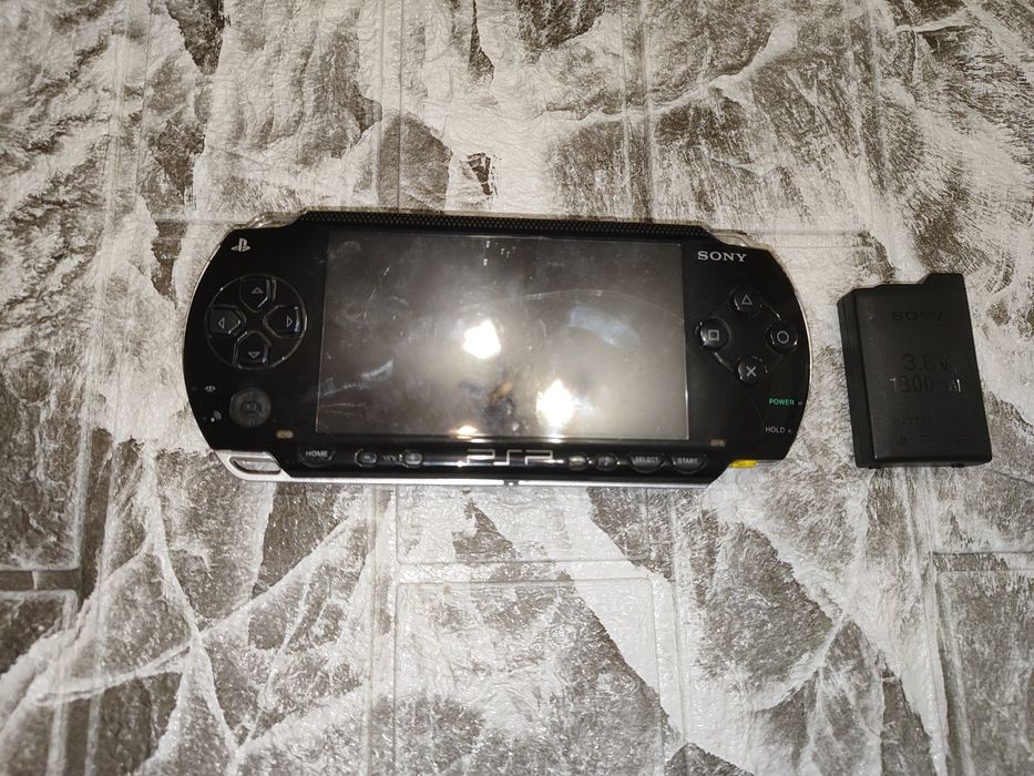 Продам psp fat 1004 з дефектом