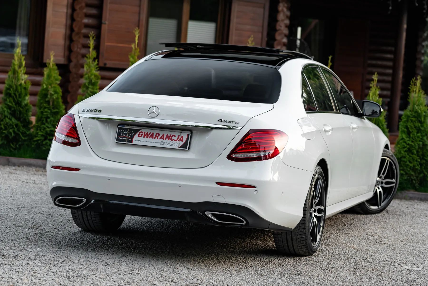 Mercedes-Benz Klasa E AMG 2.0 195KM 4MATIC Panorama Burmaster Navi Ele. Grz. Fotele Kamera