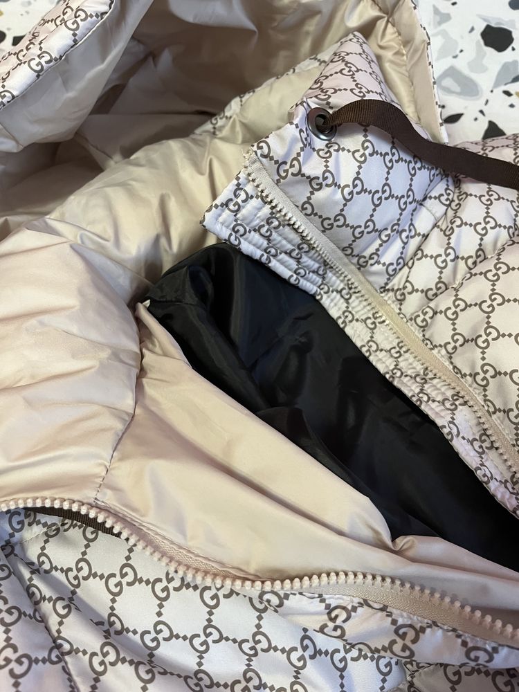 Куртка принт gucci