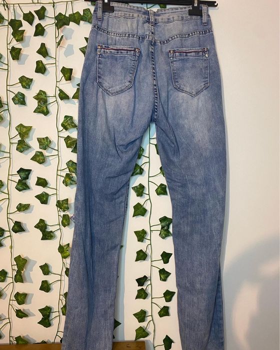 Calças jeans ganga e cor
