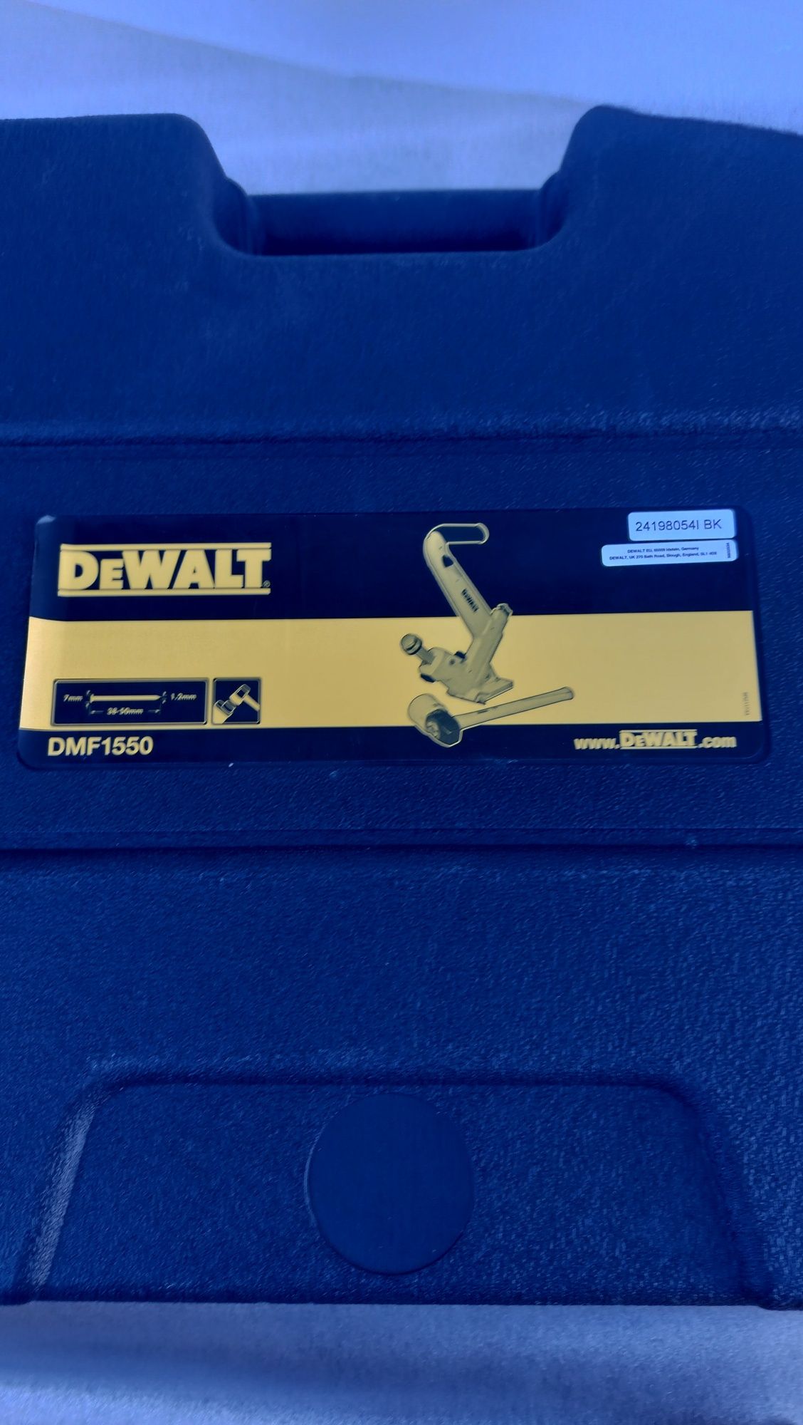 Pregadora Manual para Soalhos DeWalt DMF 1550 XJ