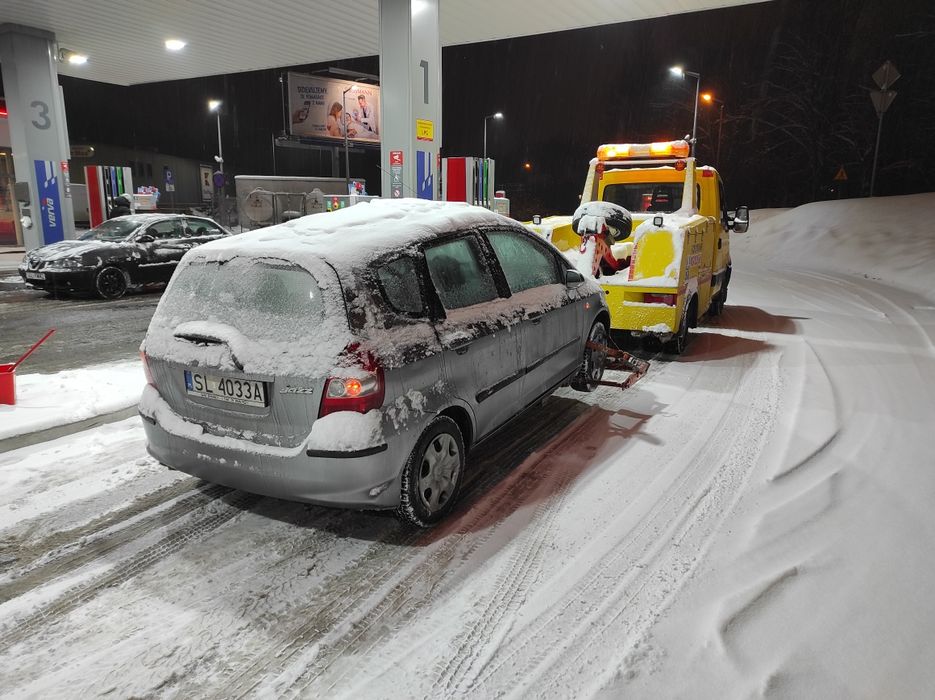 Pomoc drogowa laweta autolaweta holowanie transport 24h ruda śląska  C