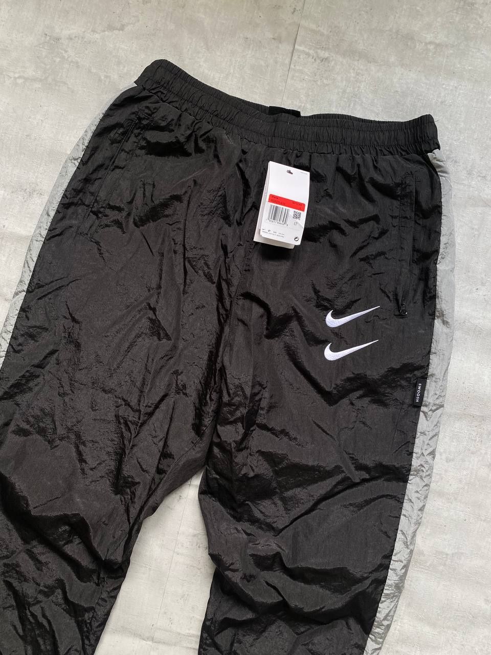 Спортивні штани Nike Swoosh

Повністю нові

Розмір: по факту М

Заміри