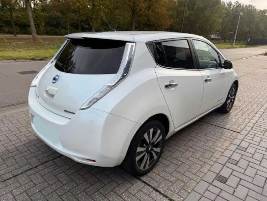 Nissan Leaf      2015