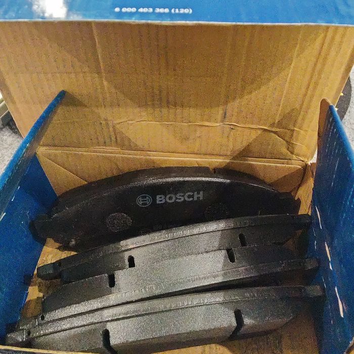 Nowe klocki hamulcowe przód Bosch 0 986. 494 151 Nissan Navara Np300