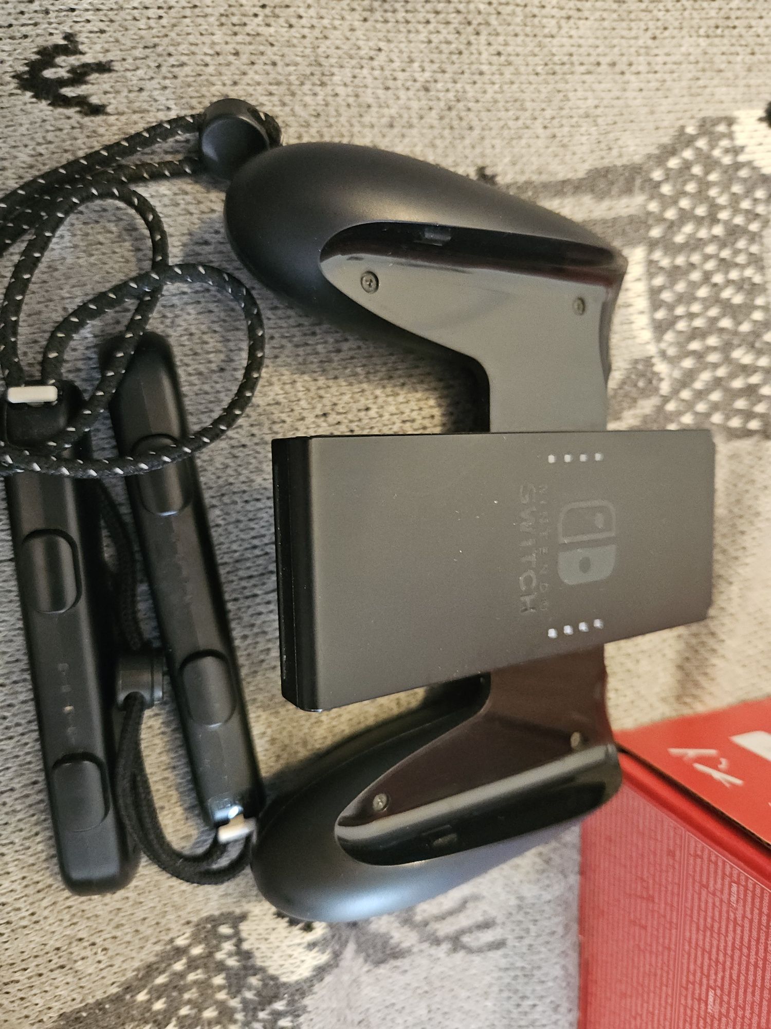 Nintendo Switch OLED komplet + etui, dodatkowe joycony