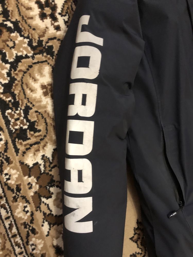 Зимова куртка nike