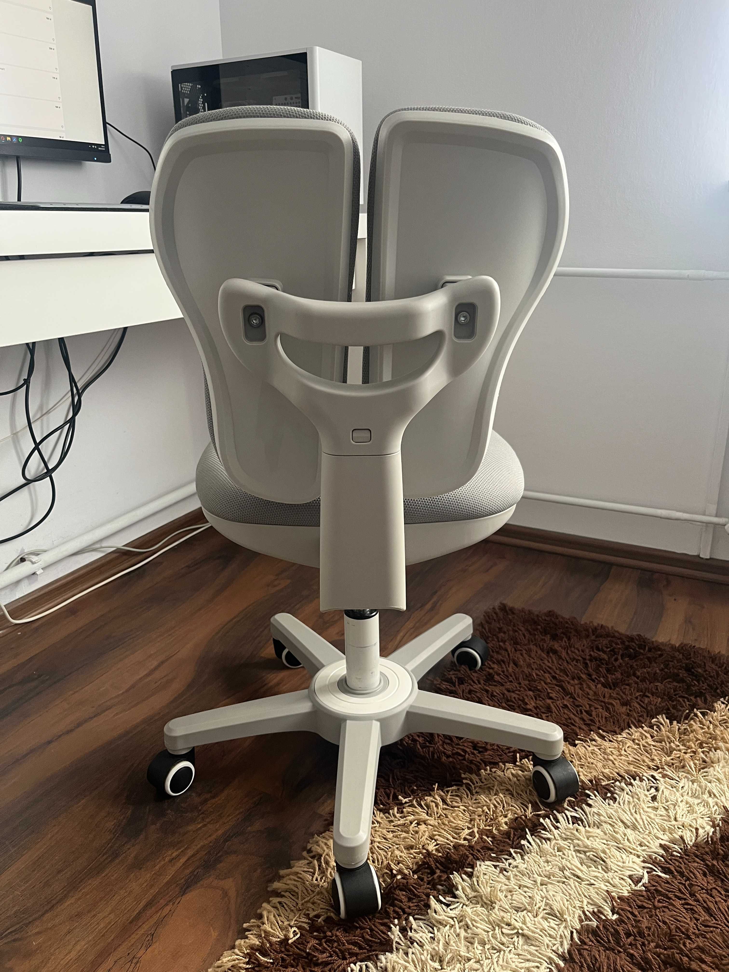 Regulowane krzesło dla dziecka Mente Grey FunDesk