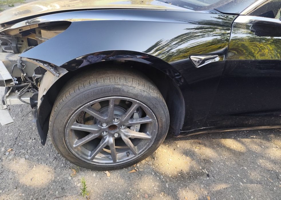 Крила на Tesla 3 Y