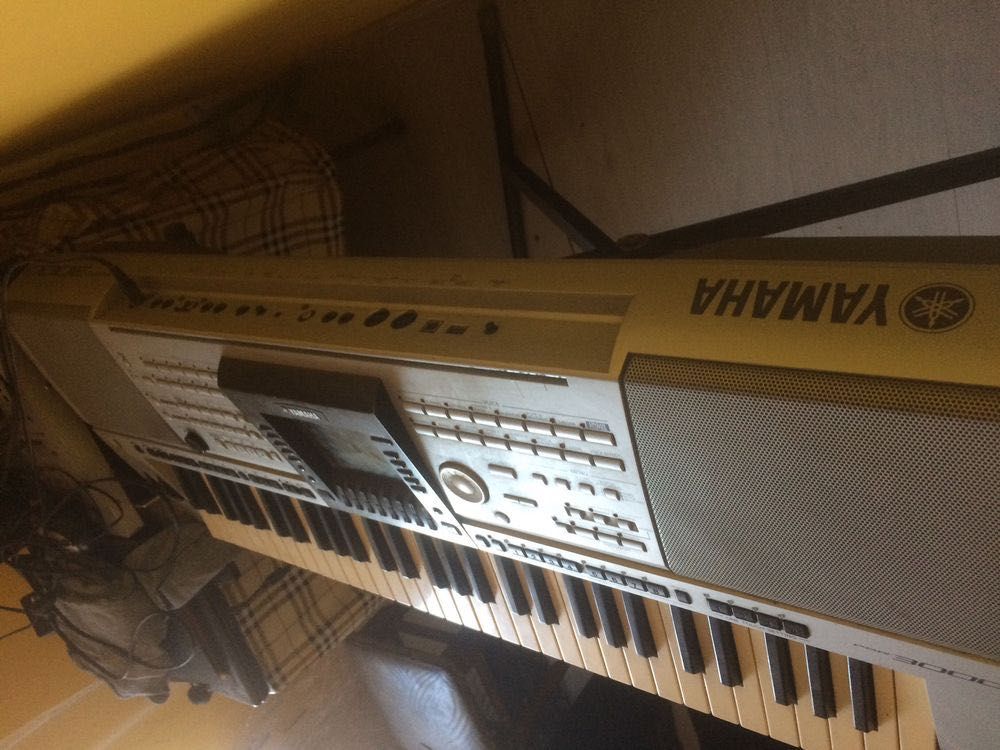 Sprzedam keyboard Yamaha PSR3000