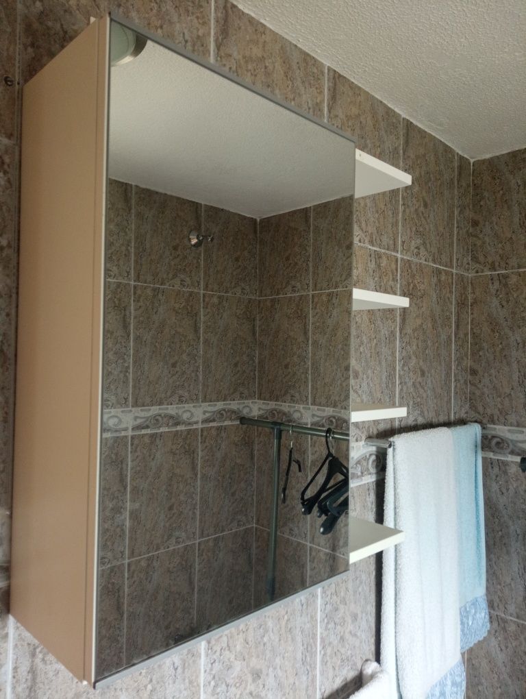 Armário casa de banho com espelho