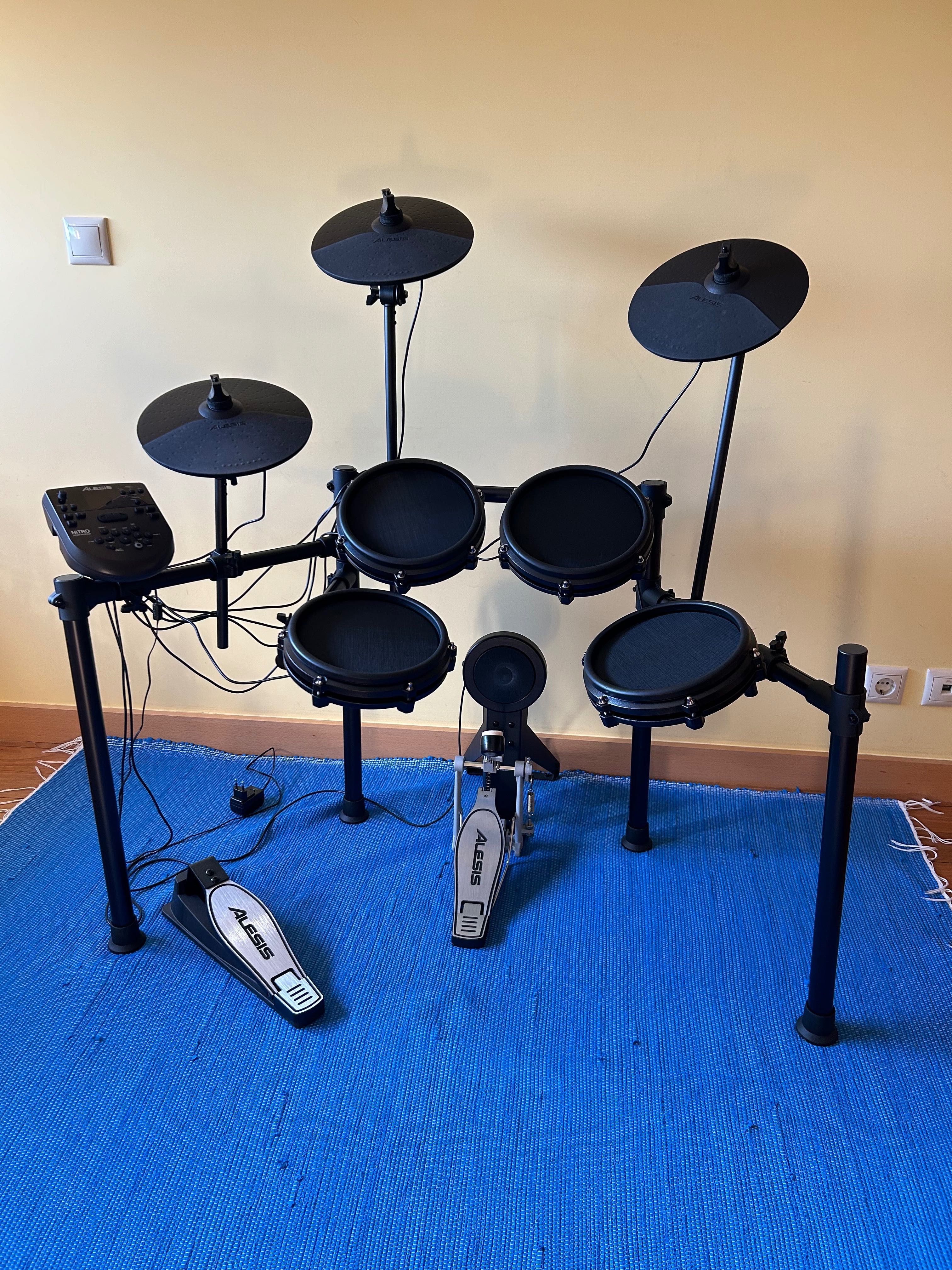 Bateria Alesis Nitro Mesh Kit