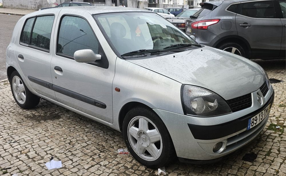 Renault Clio 1.5 DCi  ANO 2002 Tem 300.000Km