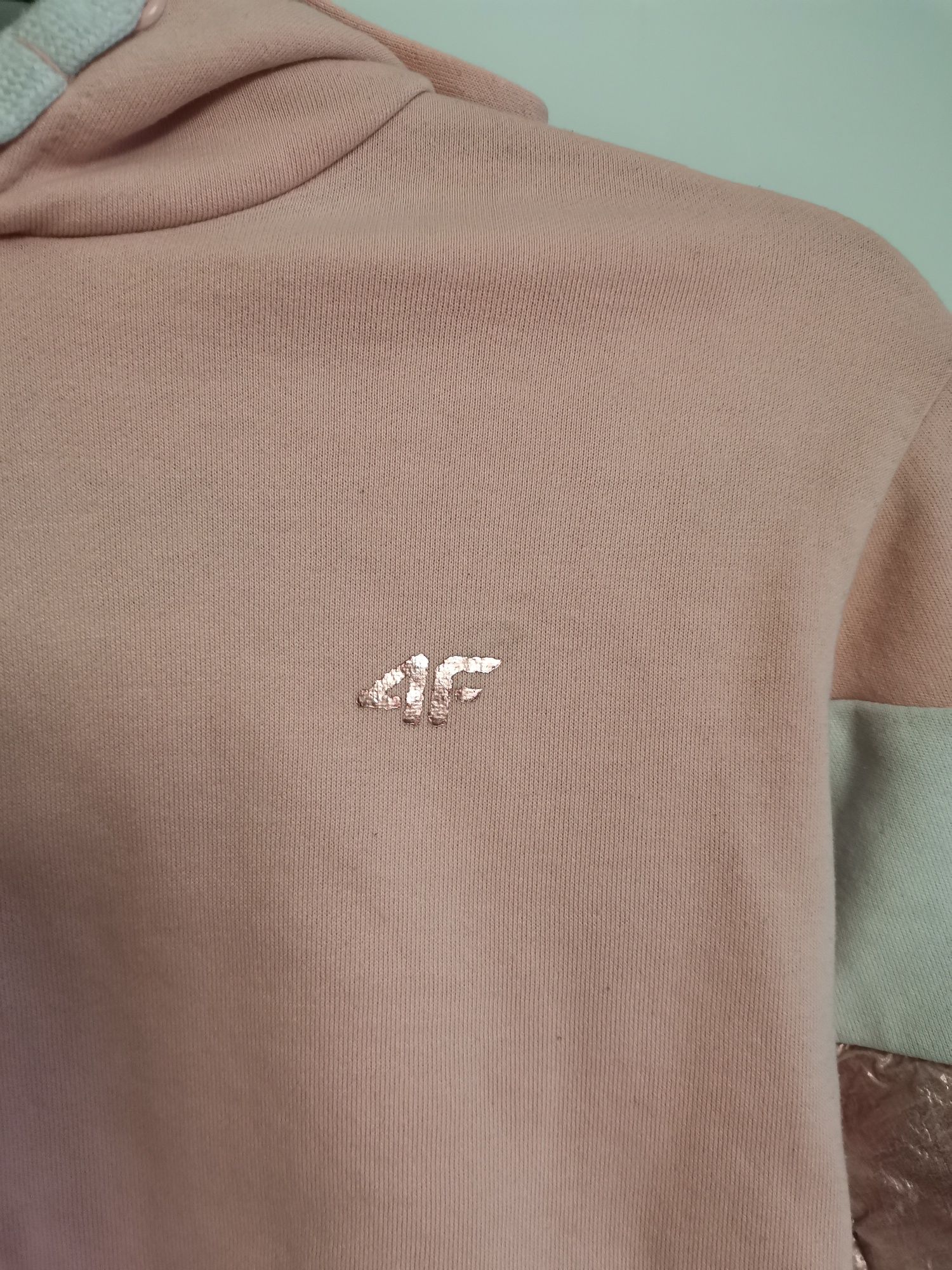 Bluza z kapturem 4F dla dziewczynki roz. 152