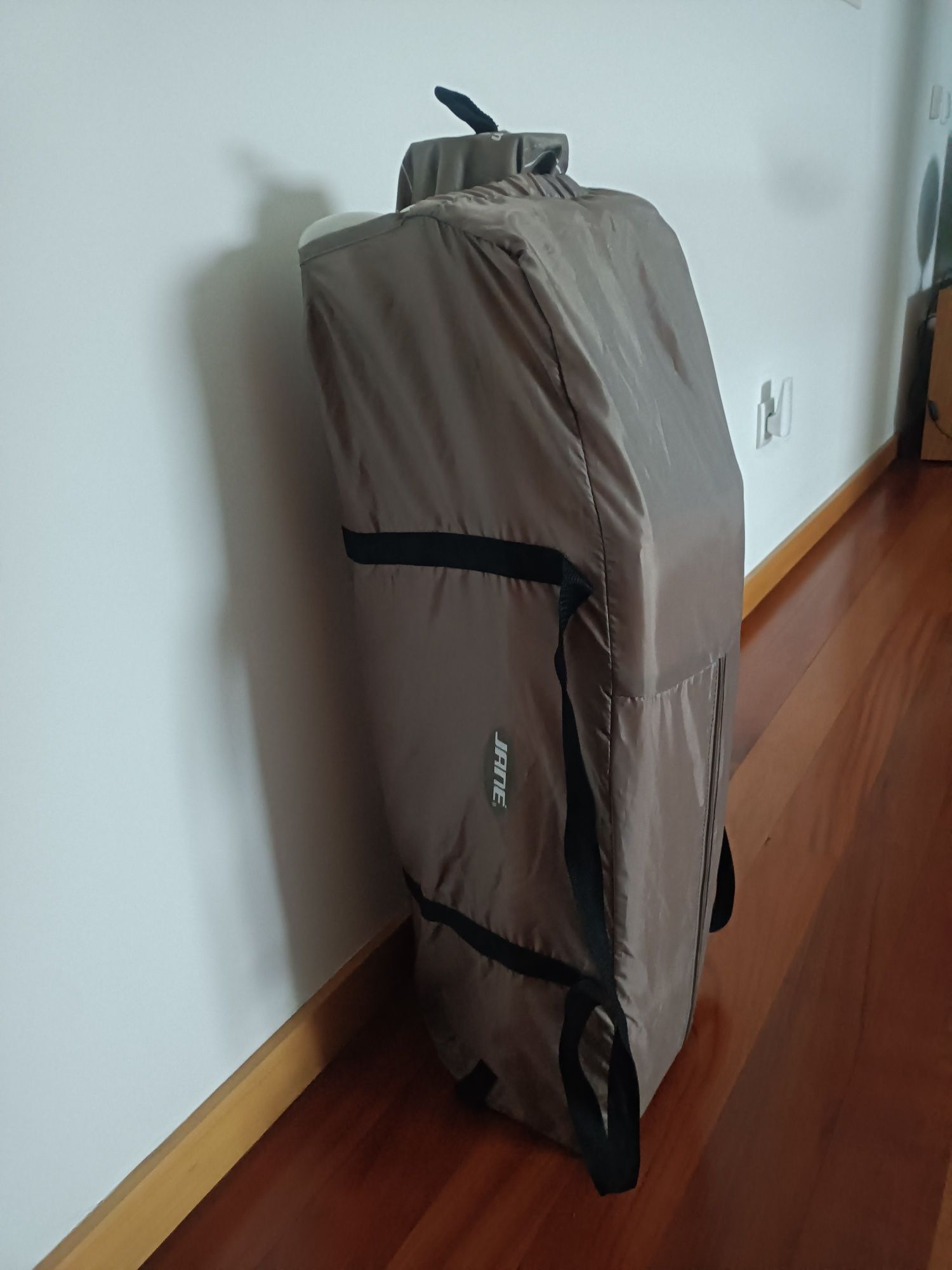 Vendo cama de viagem