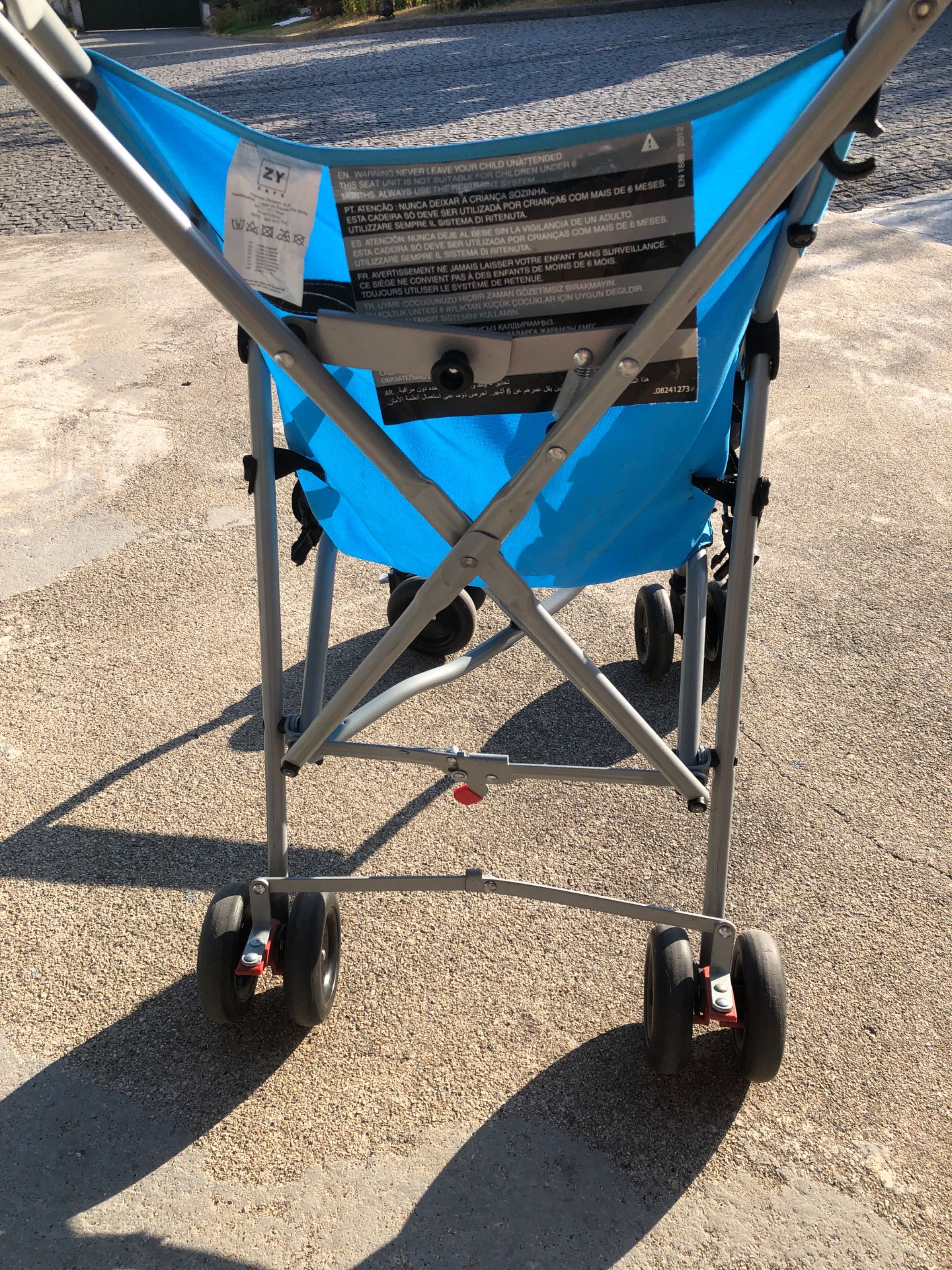 Carrinho de bebê para passeio