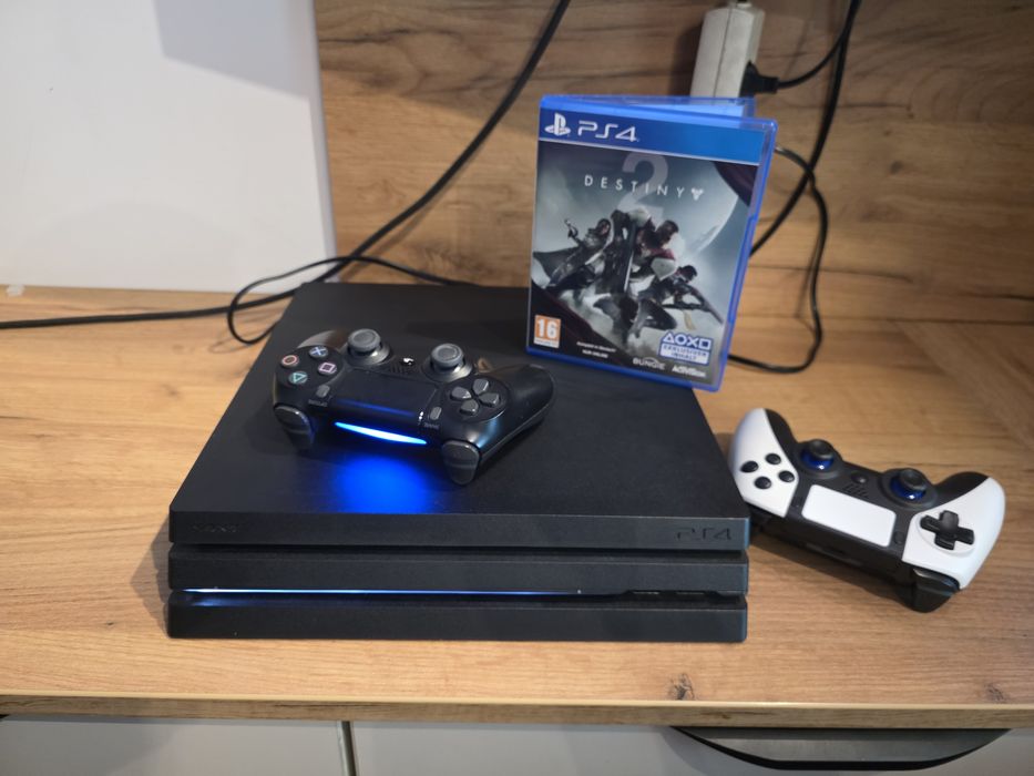 Konsola Playstation PS4 PRO 1TB Pudełko + 2x Kontrolery + Destiny 2