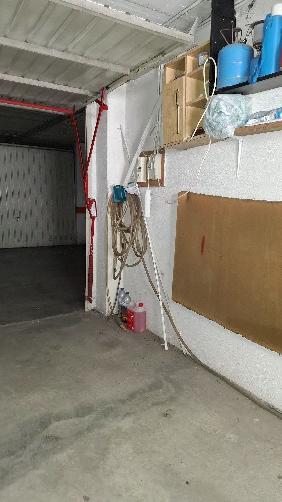 Garagem (para um carro Brandoa - Amadora)