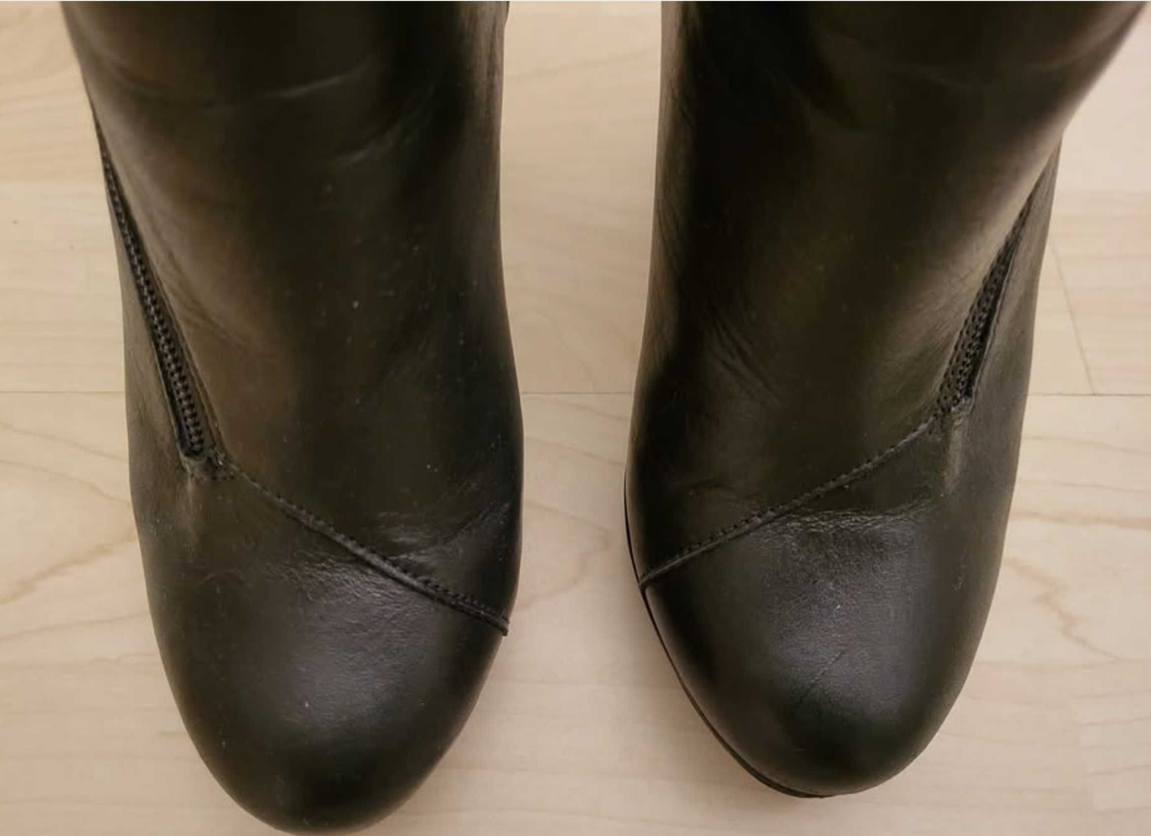 Botas pretas de pena, salto alto, cano curto, tamanho 34