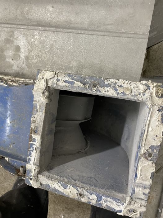 Витяжка улітка в робочому стані