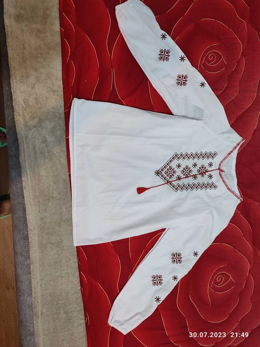 Блузки, юбки продам