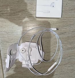 sluchawki earpods do telefonow iphone apple lightining connector kabel