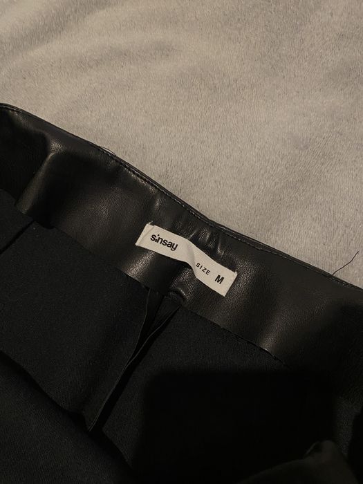 Спідниця з еко-шкіри