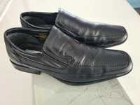 Sapatos pretos Bata