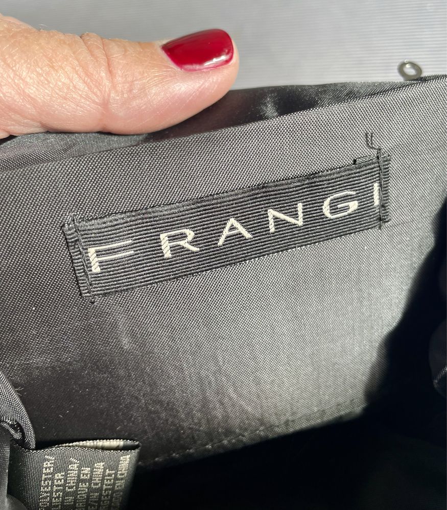 Clutch bordada Frangi