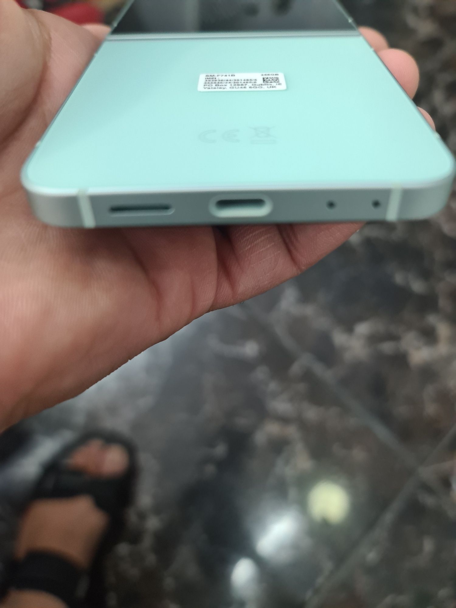 Galaxy zflip.6...256gb/12gb