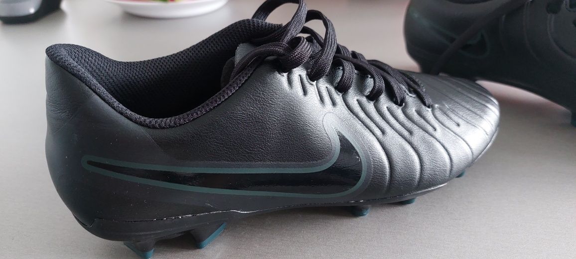 Korki NIKE Legend 10 r. 39