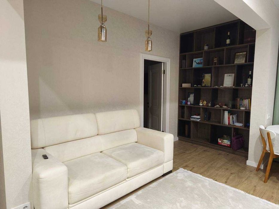 2-к квартира. Ремонт. Резервне живлення! Київський район.