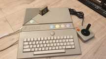 Retro komputer Atari Xegs odnowiony