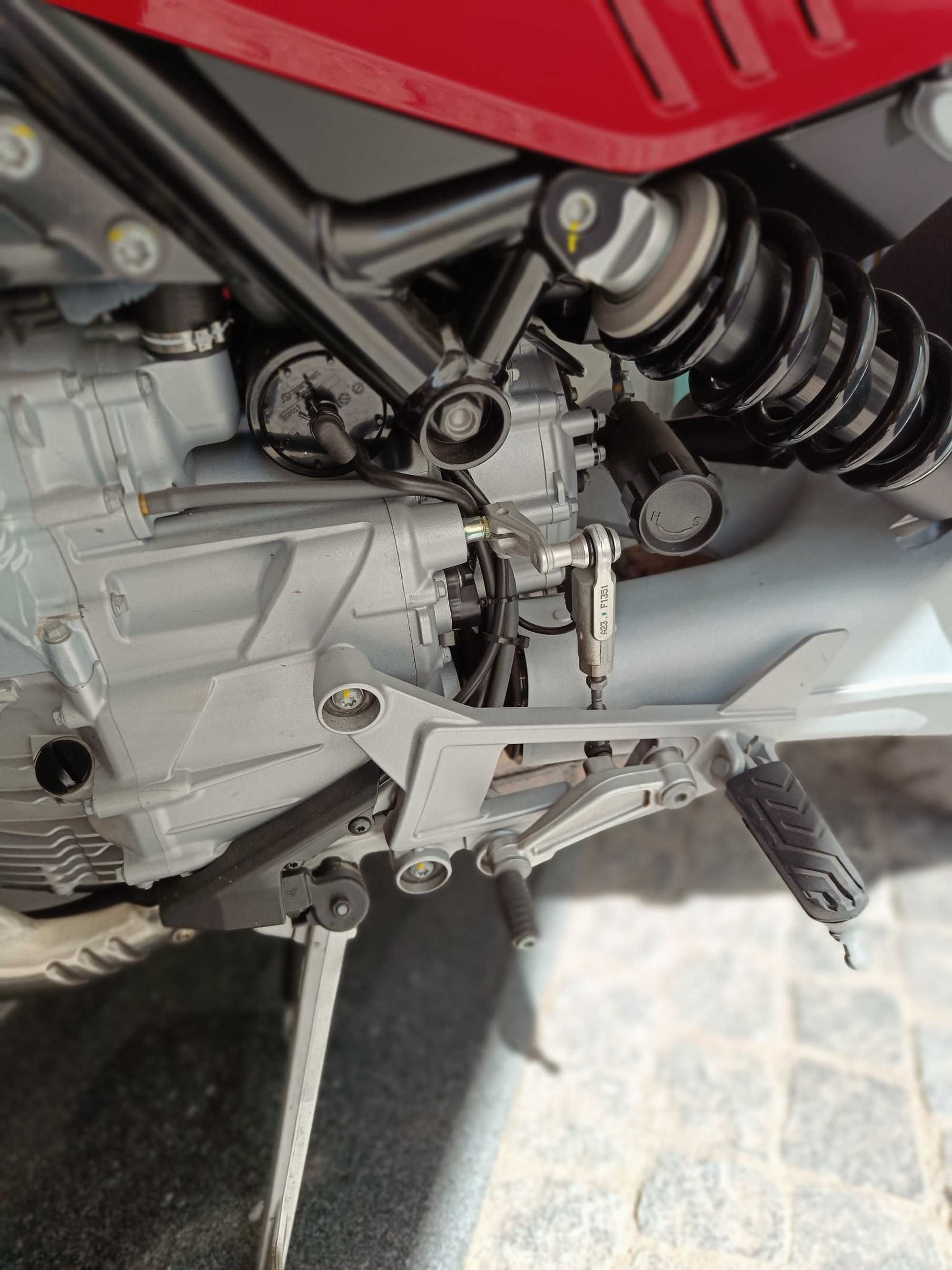 Moto Guzzi V100 Mandello