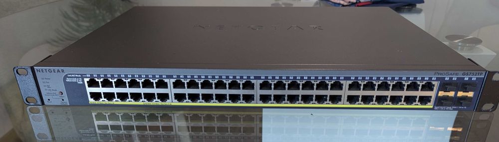 Switch Netgear 48 Portas PoE 4 SFP GS752TP