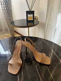 Beżowe skórzane sandały szpilki Zara 36-37