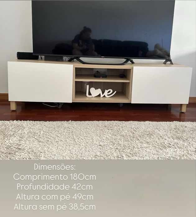 Móvel TV branco e madeira