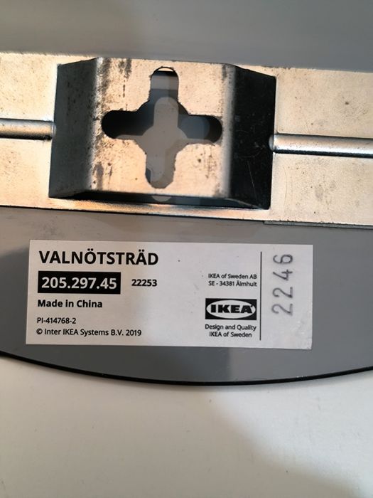 Espelho de parede VALNÖTSTRÄD da IKEA