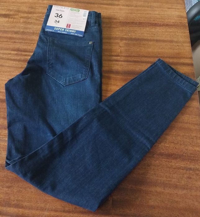 Джинси скіні жіночі