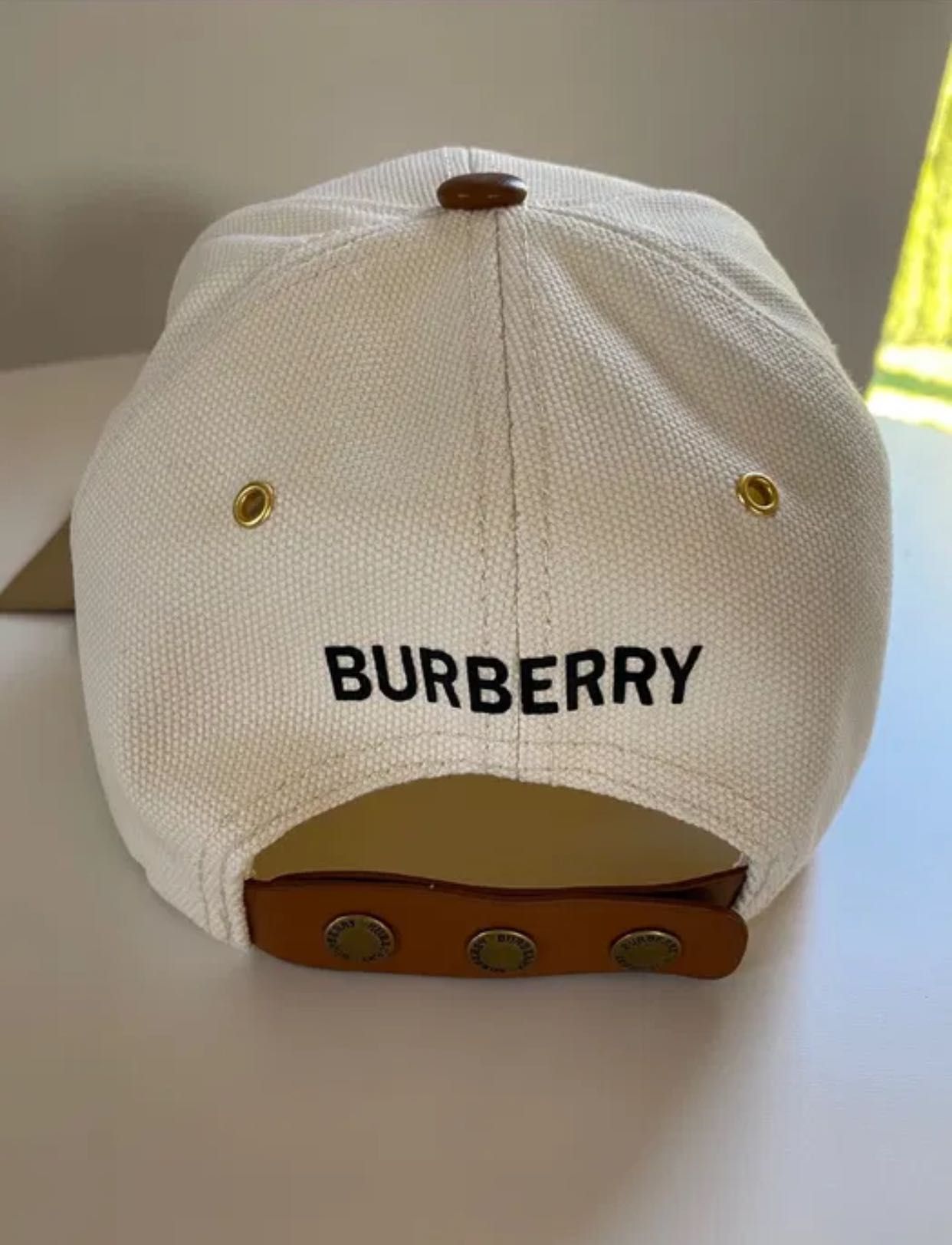 Burberry czapka z daszkiem