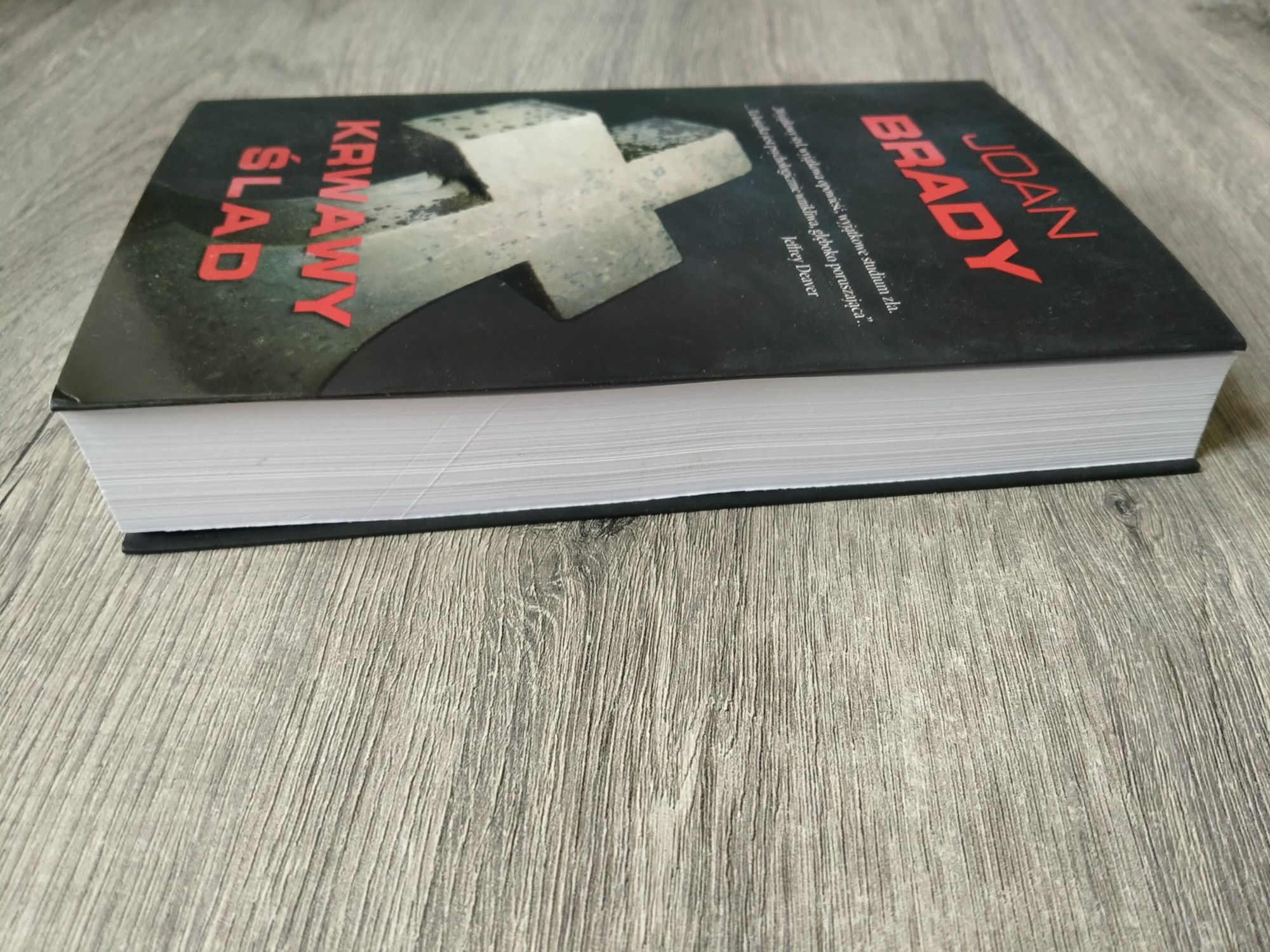 Joan Brady krwawy ślad