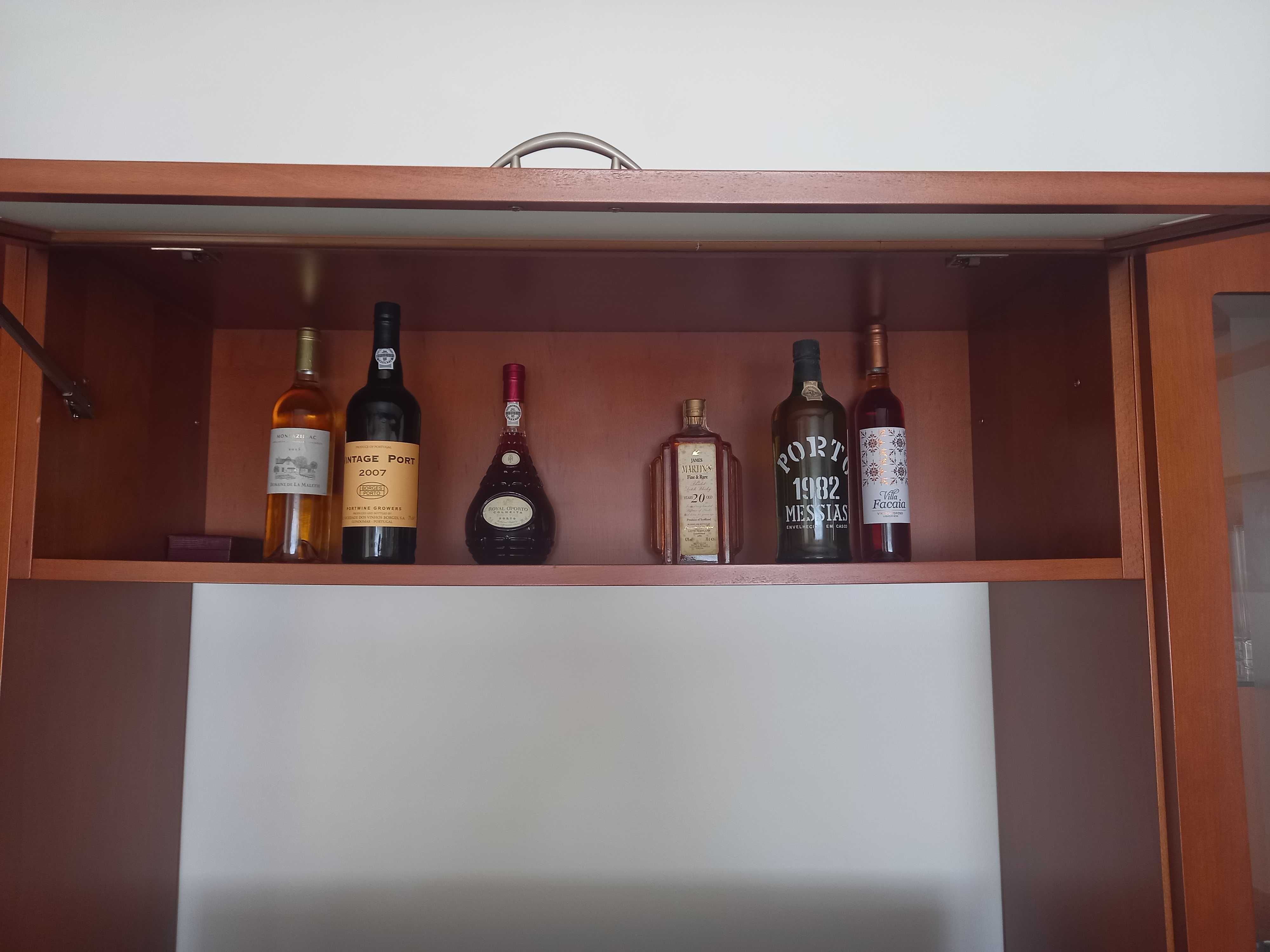 Conjunto Móvel de Sala e Mesa