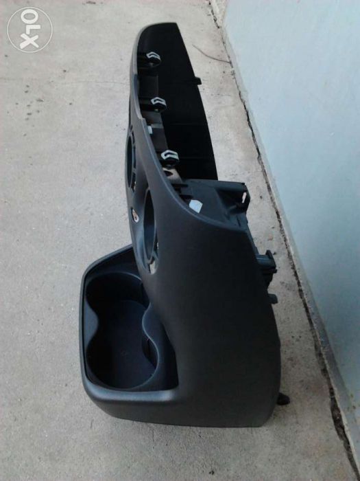 Продам центральную консоль торпедо Fiat Punto Classic 2008