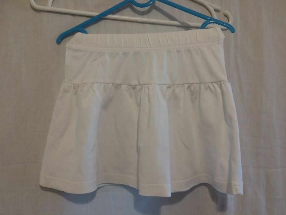 Spódniczki białe dla dziewczynki